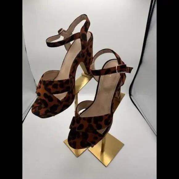 EUC Allegra K Platform Heel, Size 7 - Picture 2 of 4